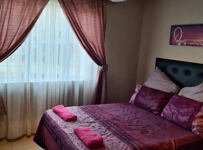 Durban Beach Getaway - Summersands, Inverter For Load Shedding, Free Wifi & Free Parking