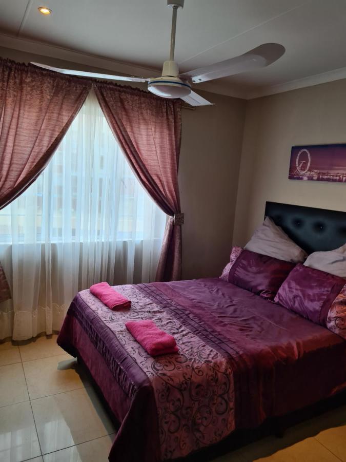 Apartment Getaway - Summersands, Inverter For Load Shedding, Free Wifi & Free Parking Durban